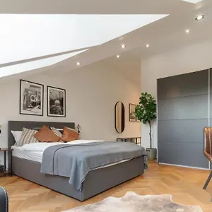 Designer Apartments, 2 Min To U1 Reumannplatz Daire