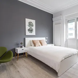 apt-modern-in-the-heart-of.bucharesthotelsnow.com/