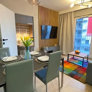 Grey House + Free Parking Apartmán Vratislav