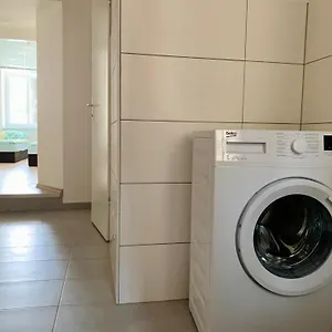 Apartment Raisa Lerchenfelder Guertel 30, Vienna