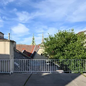Palais Palffy Suits Daire