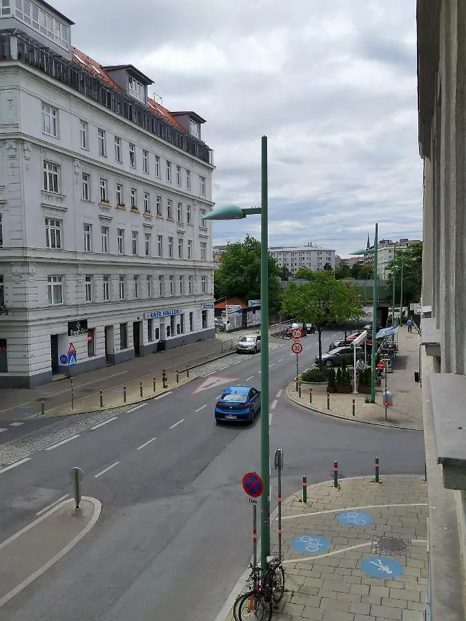 Apartments Hellwagstrasse Vienna