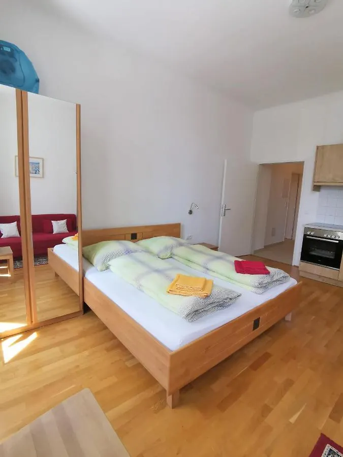 Apartments Hellwagstrasse Vienna